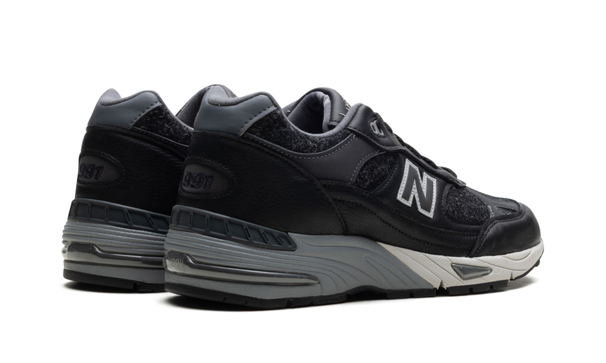 New Balance 991 "Harris Tweed - Black/Grey" Sneakers