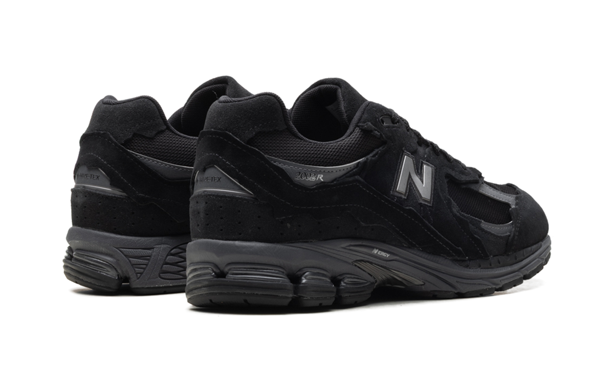 New Balance 2002R Gore-Tex "Protection Pack - Black" Sneakers
