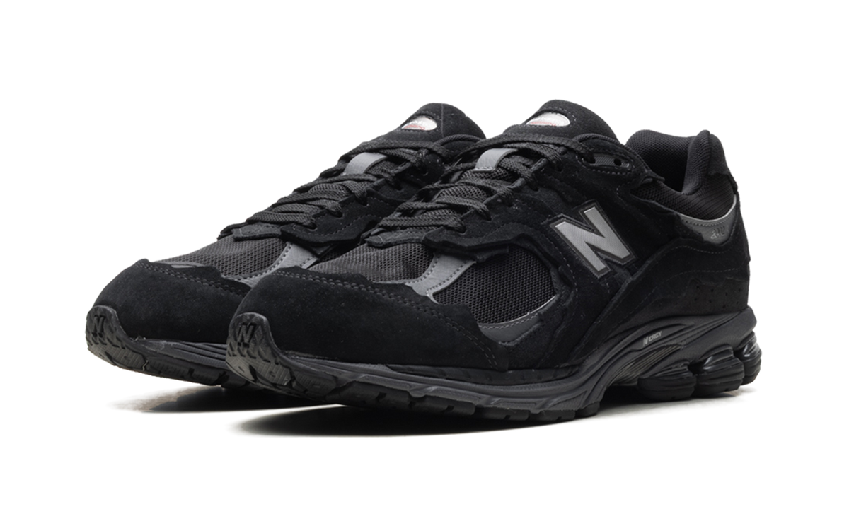 New Balance 2002R Gore-Tex "Protection Pack - Black" Sneakers